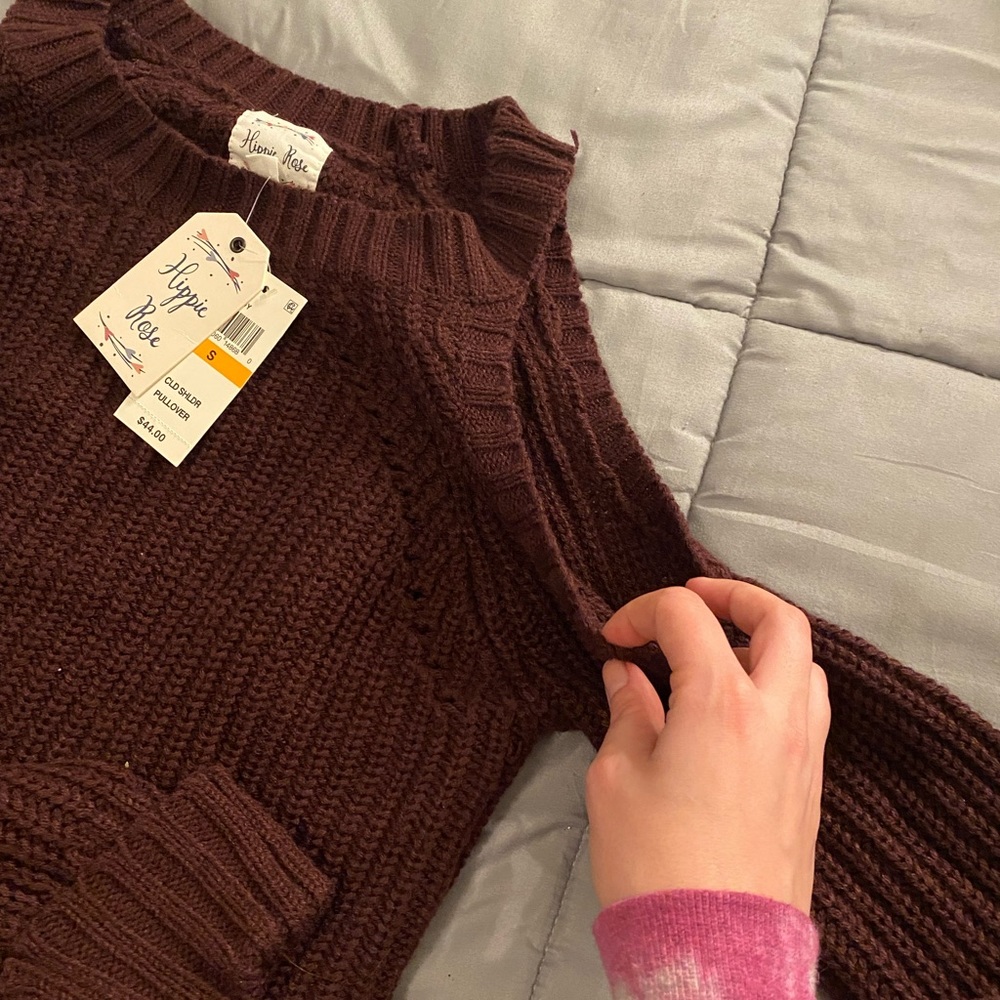 Small Hippie Rose Open shoulder Sweater